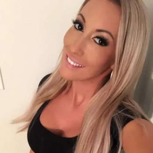 melaniiaaa image 0